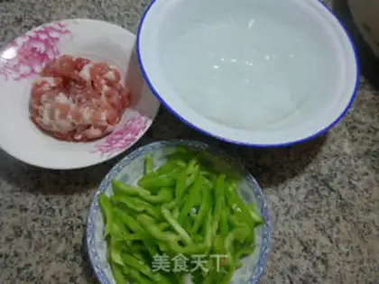 Make A fan of pepper pasta step 0