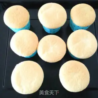 Make Cupcake flower step 7