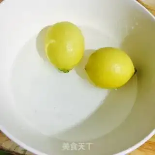 Make Homemade lemon honey tea step 0
