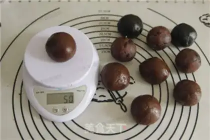 Make Chocolate moon cake step 2