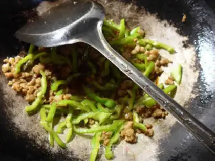 Make A fan of pepper pasta step 4