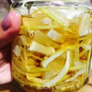 Make Homemade lemon honey tea step 3