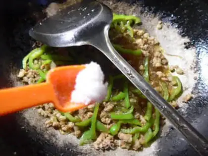 Make A fan of pepper pasta step 7