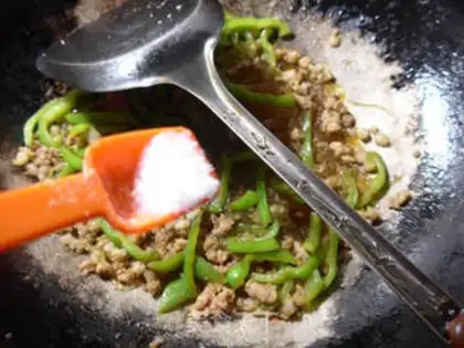 Make A fan of pepper pasta step 8