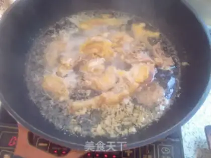 Make Shrimp-dried rooster soup step 1