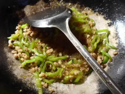 Make A fan of pepper pasta step 9