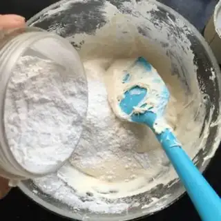 Make Rolling sugar cupcakes step 4