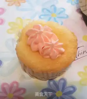 Make Butter cream and cupcakes step 22