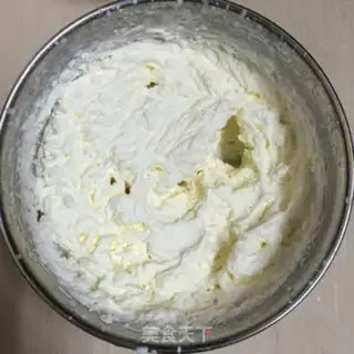 Make Mango cream roll step 12