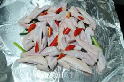 Make Tin paper and chicken wings step 3
