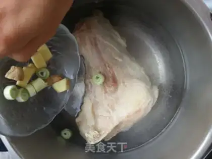 Make Stinky leg bones step 1