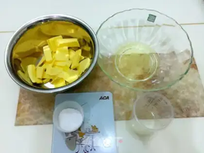 Make A flower cupcake step 1