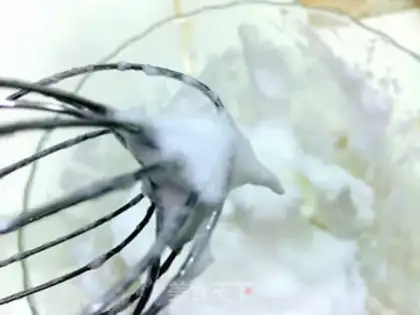 Make A flower cupcake step 4