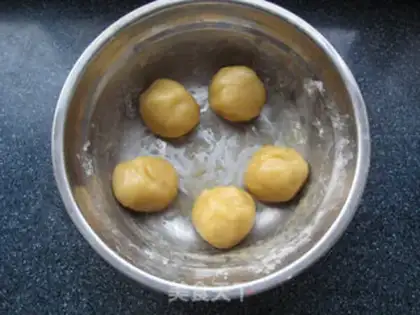 Make Homemade moon cakes step 21
