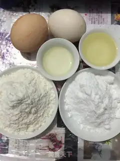 Make Coco cream and flowers step 0