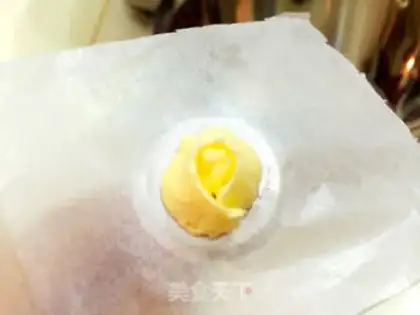 Make A flower cupcake step 13