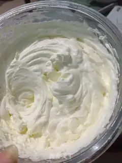 Make Coco cream and flowers step 9