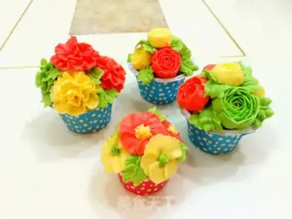 Make A flower cupcake step 19
