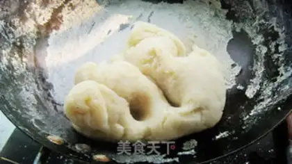 Make Shaanxi eats fried cake step 1