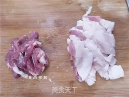 Make Five bouquets of pepper onions step 1