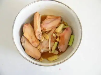 Make Salted chicken wings step 1
