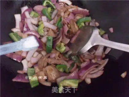 Make Five bouquets of pepper onions step 8
