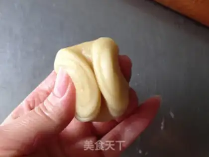Make Fresh meat mooncake step 14