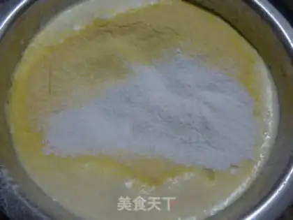 Make Corn-faced sponge cake step 4