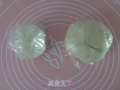 Make Fresh meat mooncake step 3