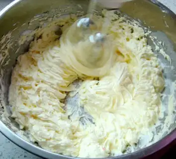 Make SpongeBob cake step 25