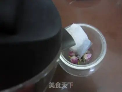 Make Homemade rose milk tea step 2