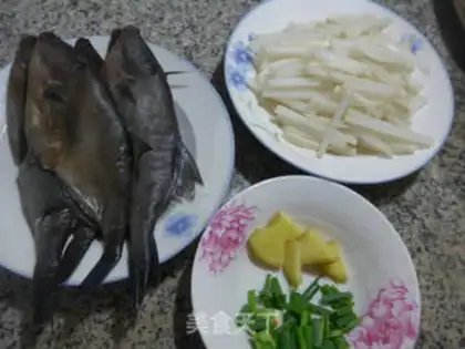 Make Carrot burns rubber fish step 0