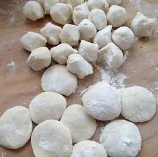 Make Apricot mushrooms and shrimp dumplings step 7