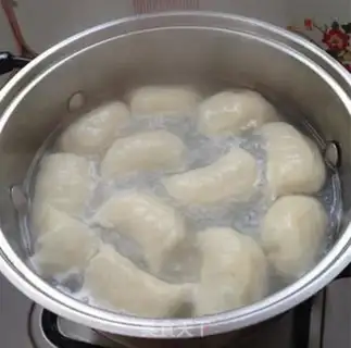 Make Apricot mushrooms and shrimp dumplings step 15