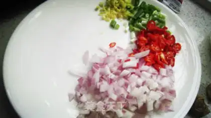 Make Gold curry crab step 1