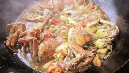 Make Gold curry crab step 4