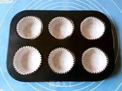 Make Happiness cupcakes step 14