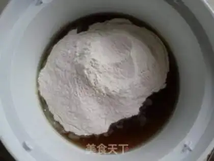 Make The egg yolk mooncake step 2