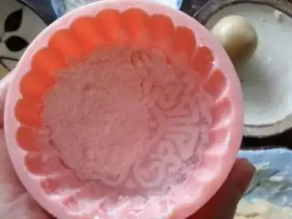 Make The egg yolk mooncake step 7