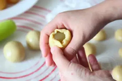 Make Lian Yuen Yuen step 11