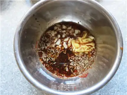 Make The smell of lamb chops in the west step 2