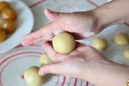 Make Lian Yuen Yuen step 13