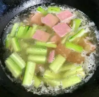 Make cucumber ham and egg soup step 2