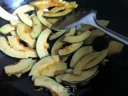 Make Pumpkin noodle soup step 2