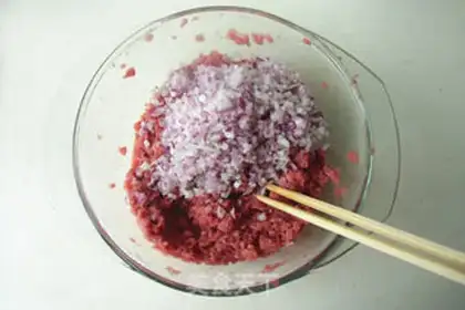 Make Carrot beef dumplings step 4