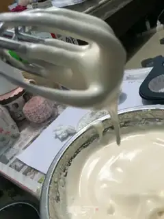 Make First edition of the flower cake cup step 4