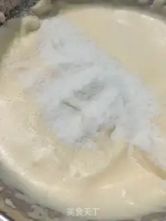 Make First edition of the flower cake cup step 5