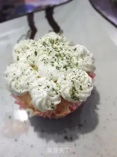 Make First edition of the flower cake cup step 16