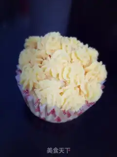 Make Egg yolk salad cake step 9