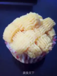 Make Egg yolk salad cake step 10